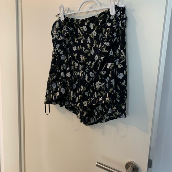 Two-piece outfit - Picture 1 of 3